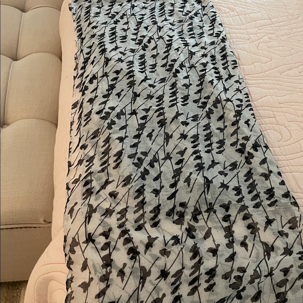 Black and Gray Bird Pattern Scarf